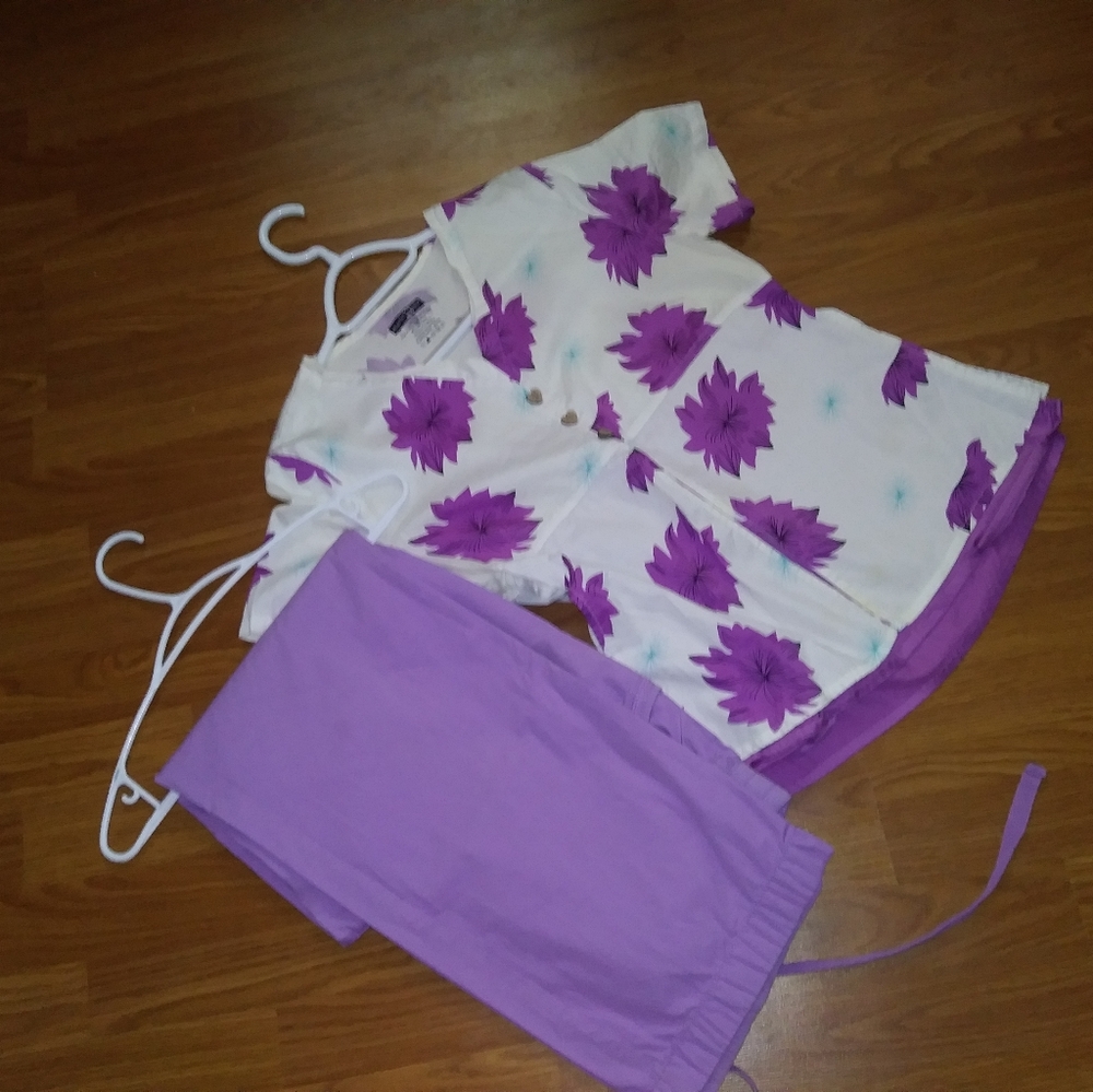 Nursing top and pants .
